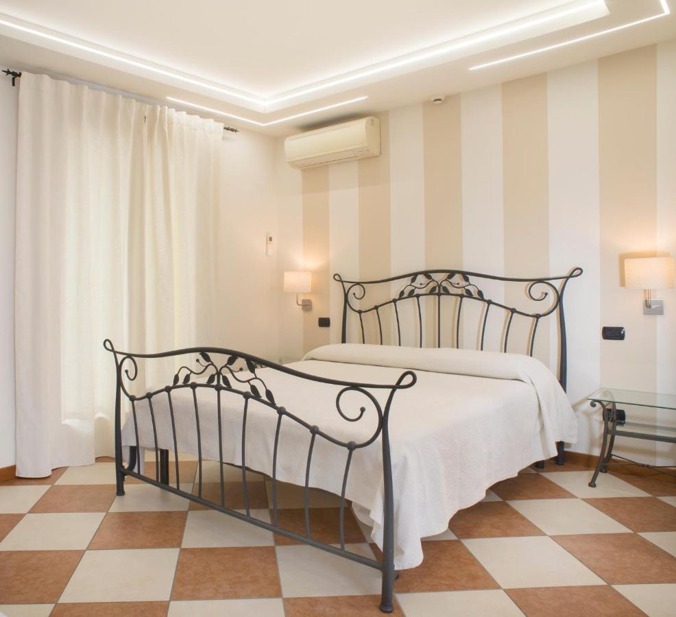 Relais Sweet Days Bed & Breakfast Peschiera del Garda Exterior photo