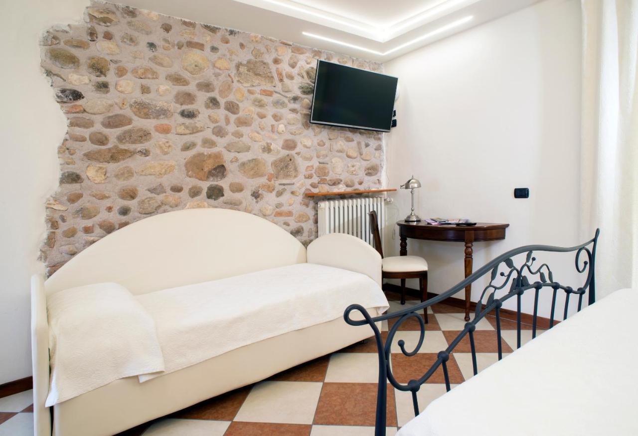 Relais Sweet Days Bed & Breakfast Peschiera del Garda Exterior photo