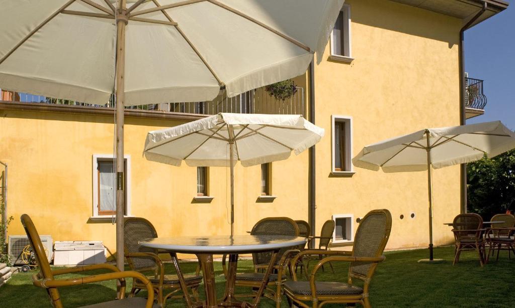 Relais Sweet Days Bed & Breakfast Peschiera del Garda Exterior photo